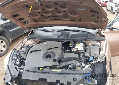 2019 Infiniti Qx30 Luxe z USA, uszkodzony, nr VIN SJKCH5CP4KA008012